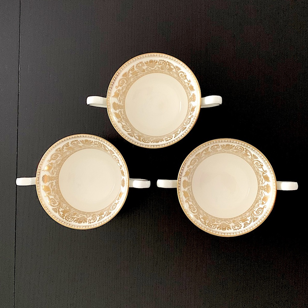 WEDGWOOD England Bone China GOLD FLORENTINE W4219 Cream Soup And Saucer set of 3 - Picture 2 of 16